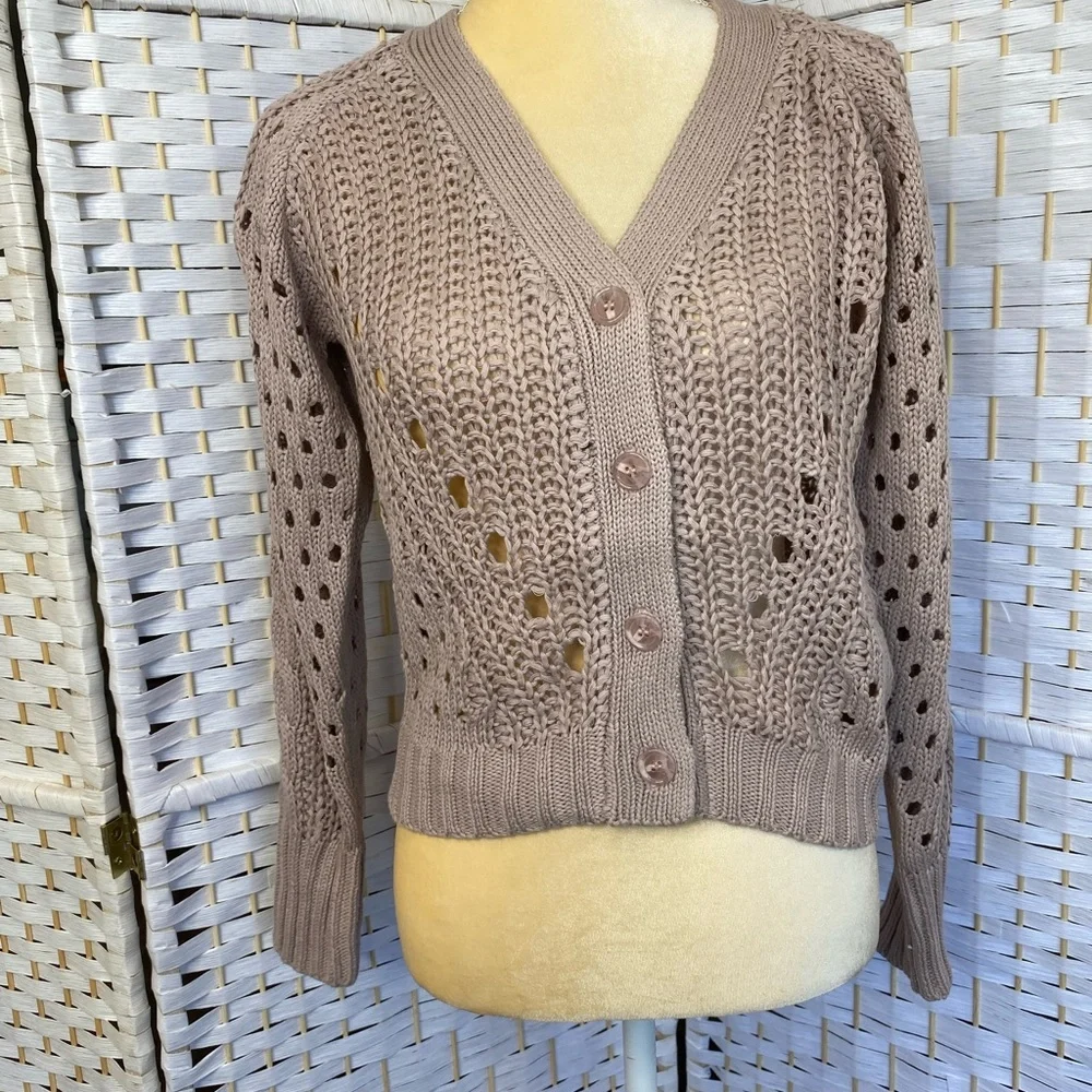 NWT Hem & Thread Pointelle V-Neck Button Down Cropped Cardigan - Picture 15 of 17